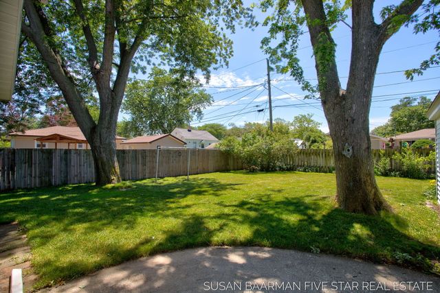 300 W 27th Street, Holland City, MI 49423