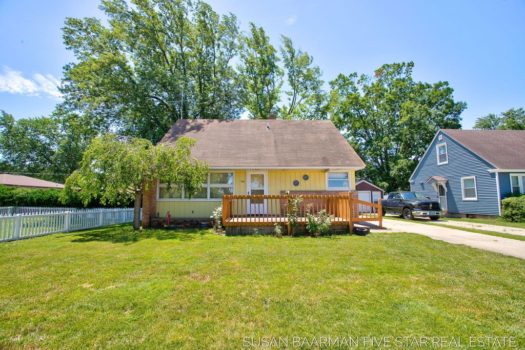 300 W 27th Street, Holland City, MI 49423