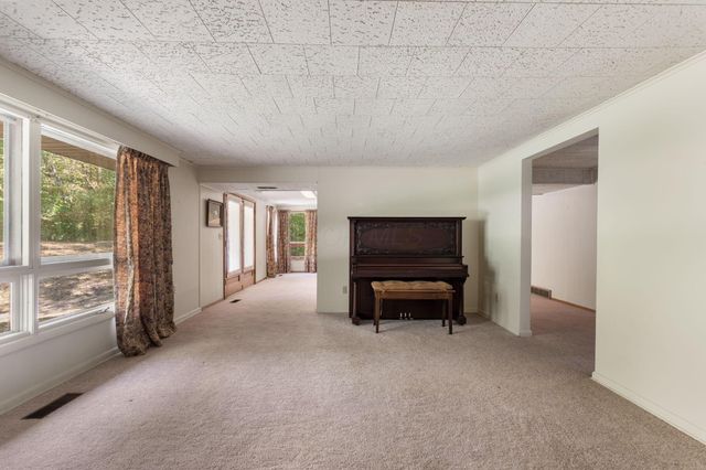 2639 Panhandle Road, Delaware, OH 43015