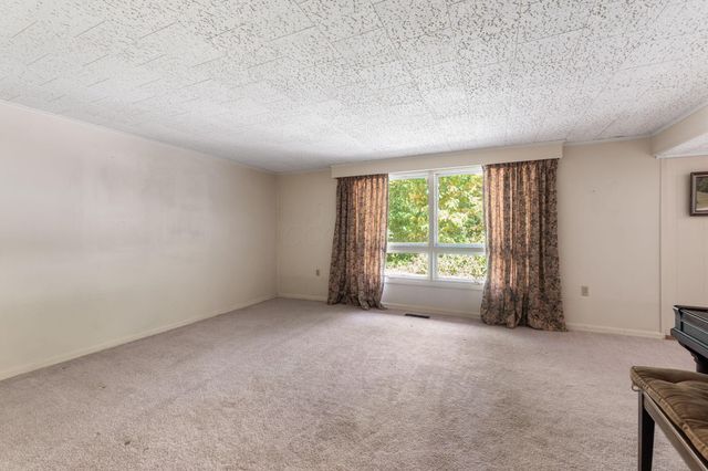 2639 Panhandle Road, Delaware, OH 43015