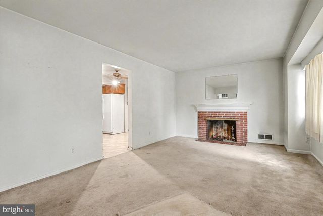 5940 4TH ST N, Arlington, VA 22203