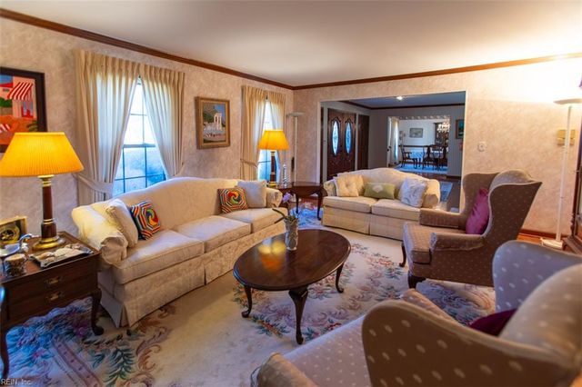 10 Canal DR, Poquoson, VA 23662
