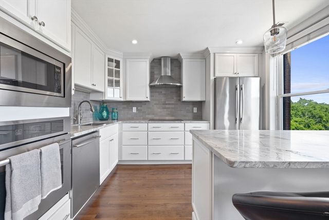 23 Bay State Road 4, Boston, MA 02215