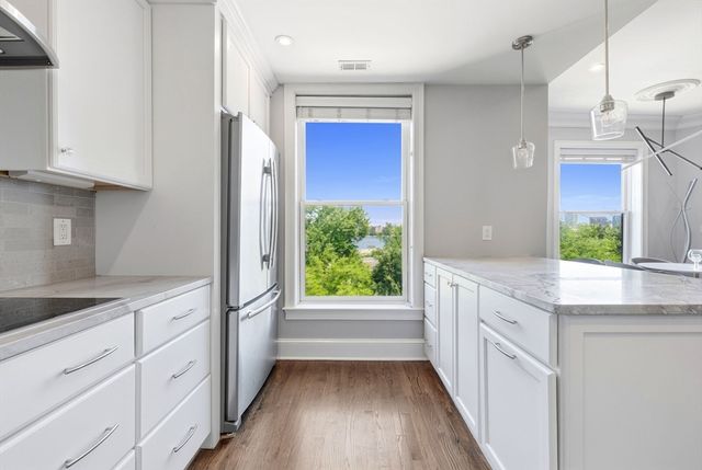 23 Bay State Road 4, Boston, MA 02215
