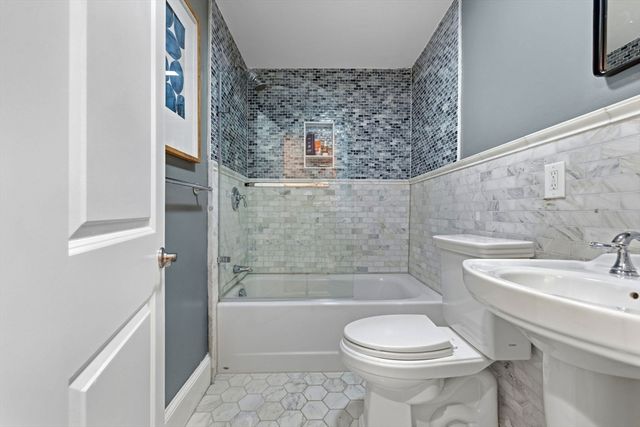 23 Bay State Road 4, Boston, MA 02215
