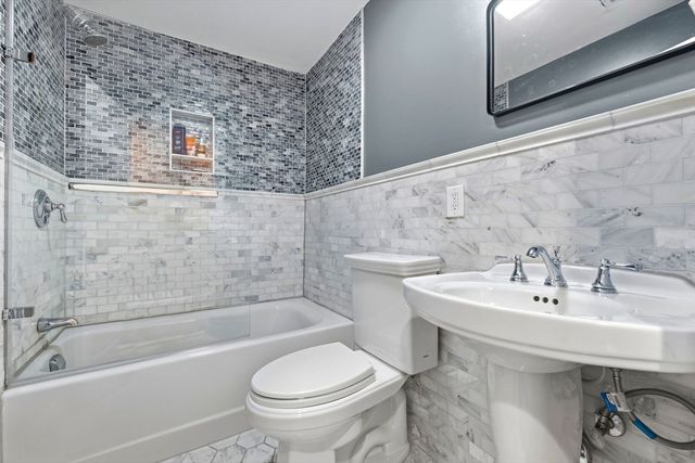 23 Bay State Road 4, Boston, MA 02215