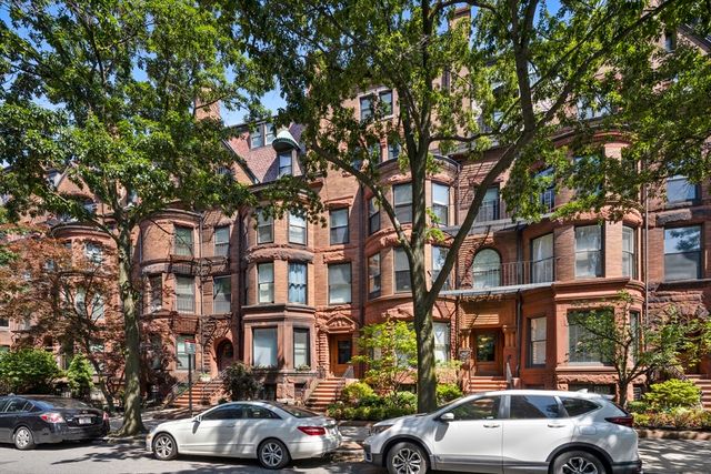 23 Bay State Road 4, Boston, MA 02215