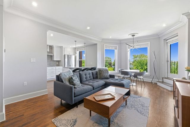 23 Bay State Road 4, Boston, MA 02215