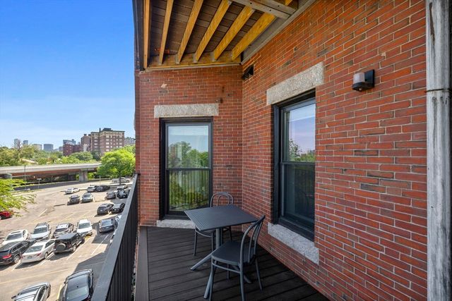23 Bay State Road 4, Boston, MA 02215