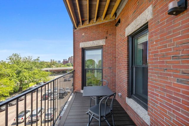 23 Bay State Road 4, Boston, MA 02215