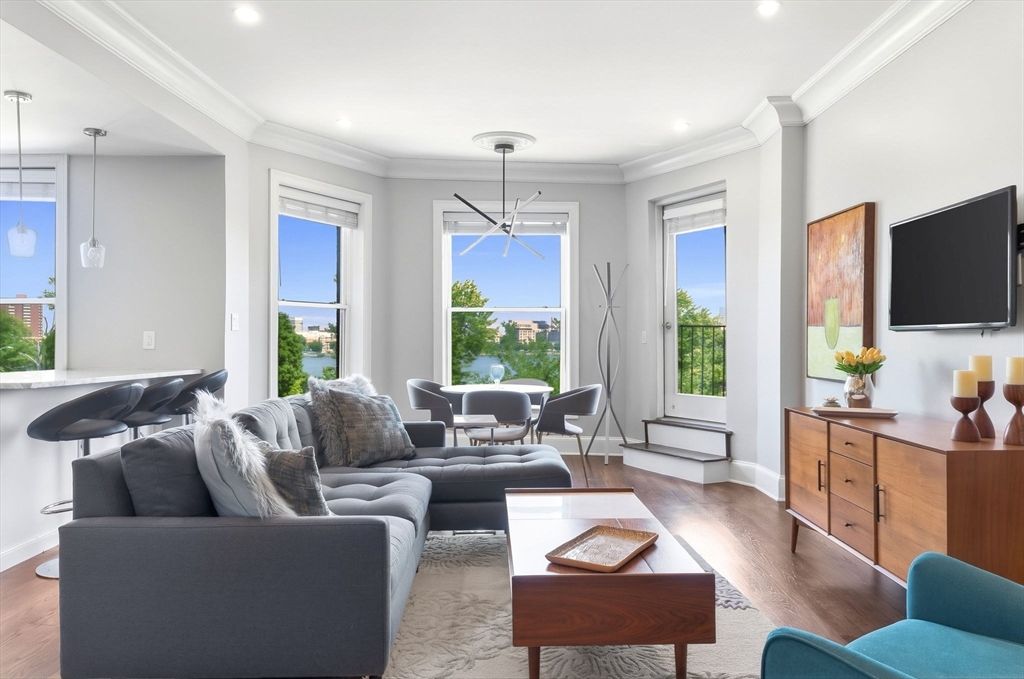 23 Bay State Road 4, Boston, MA 02215