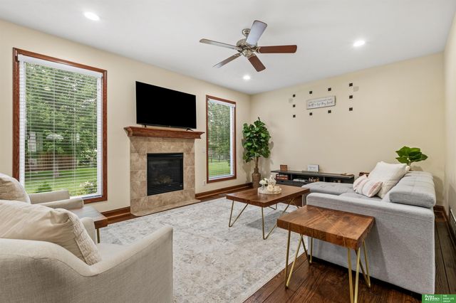 1208 N 181st Street, Elkhorn, NE 68022