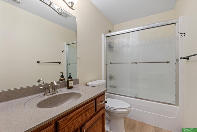1208 N 181st Street, Elkhorn, NE 68022