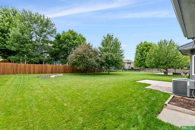 1208 N 181st Street, Elkhorn, NE 68022