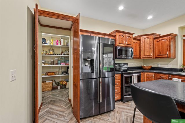 1208 N 181st Street, Elkhorn, NE 68022