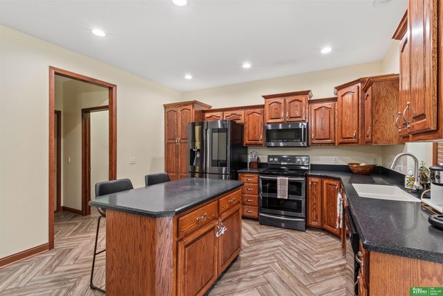 1208 N 181st Street, Elkhorn, NE 68022