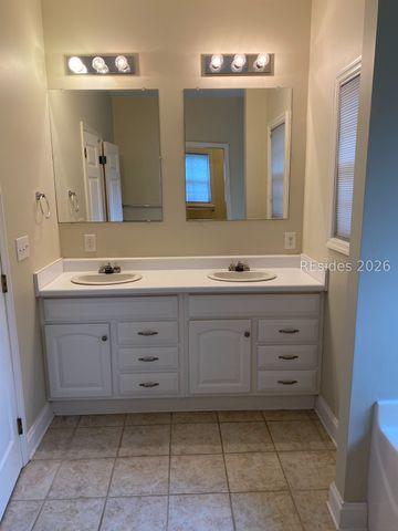 10 Sheppard Rd W, Beaufort, SC 29907