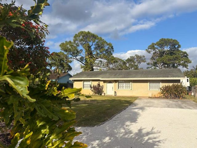 5586 3rd Road, Lake Worth, FL 33467