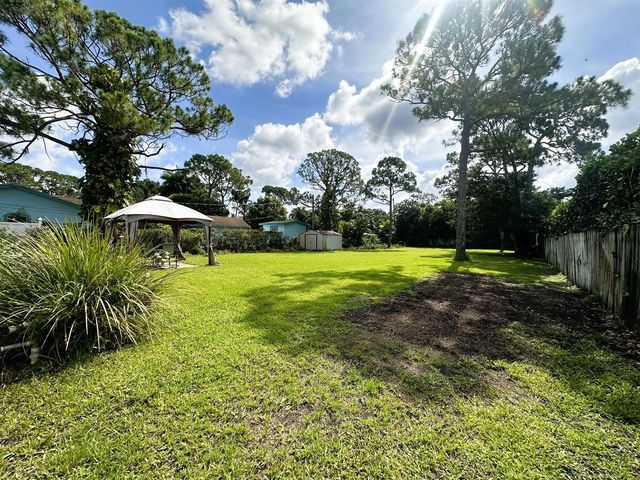 5586 3rd Road, Lake Worth, FL 33467
