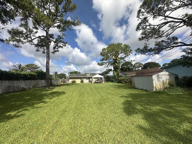 5586 3rd Road, Lake Worth, FL 33467