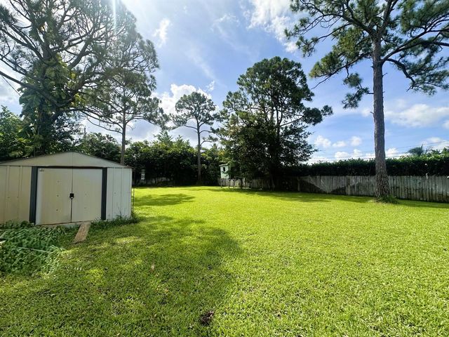 5586 3rd Road, Lake Worth, FL 33467