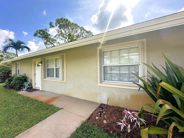 5586 3rd Road, Lake Worth, FL 33467