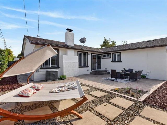 1423 SW Santa Fe Drive, San Jose, CA 95118