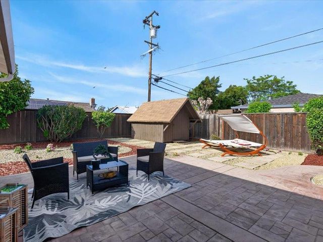 1423 SW Santa Fe Drive, San Jose, CA 95118