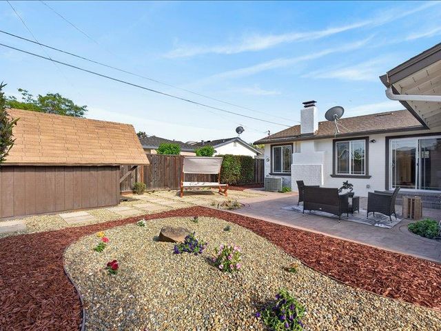 1423 SW Santa Fe Drive, San Jose, CA 95118