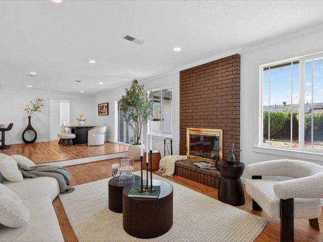 1423 SW Santa Fe Drive, San Jose, CA 95118