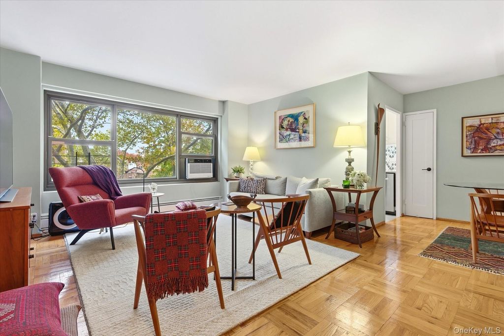 33-54 Crescent Street 5B, Astoria, NY 11106