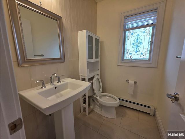 527 Roff Avenue B, Palisades Park, NJ 07650