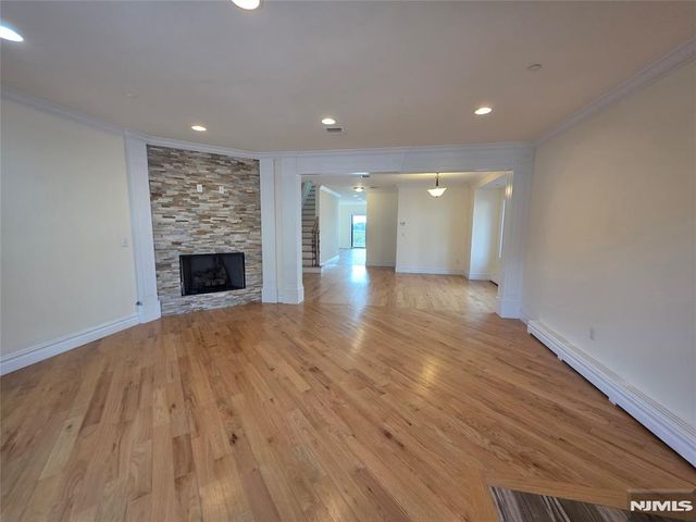 527 Roff Avenue B, Palisades Park, NJ 07650