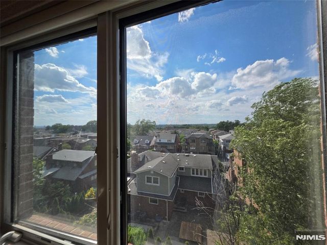 527 Roff Avenue B, Palisades Park, NJ 07650