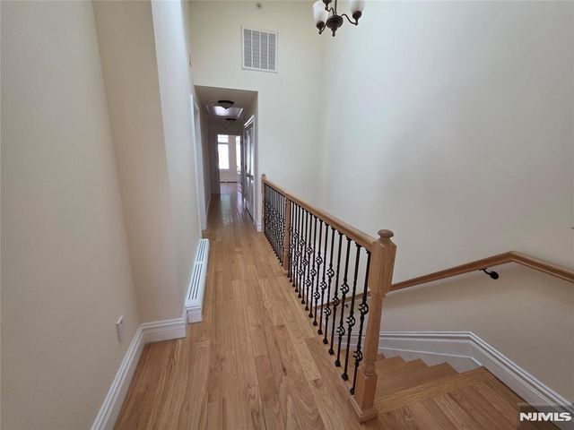 527 Roff Avenue B, Palisades Park, NJ 07650