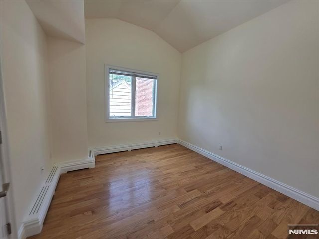 527 Roff Avenue B, Palisades Park, NJ 07650