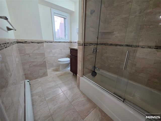 527 Roff Avenue B, Palisades Park, NJ 07650