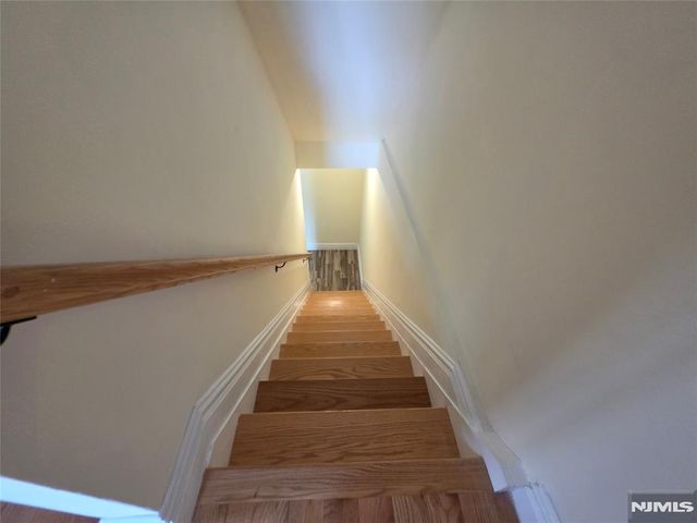 527 Roff Avenue B, Palisades Park, NJ 07650