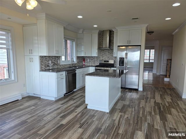 527 Roff Avenue B, Palisades Park, NJ 07650