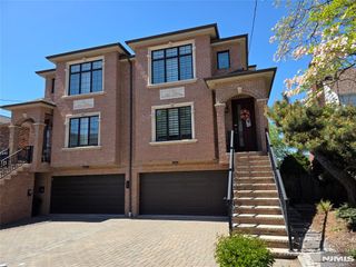 527 Roff Avenue B, Palisades Park, NJ 07650