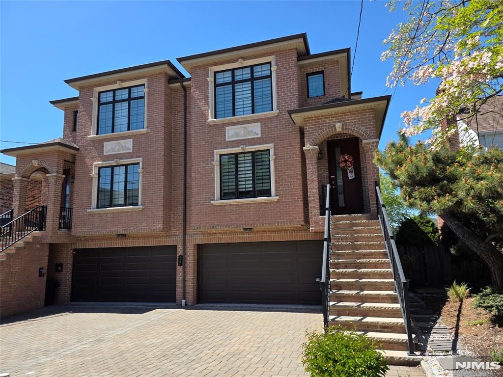 527 Roff Avenue B, Palisades Park, NJ 07650