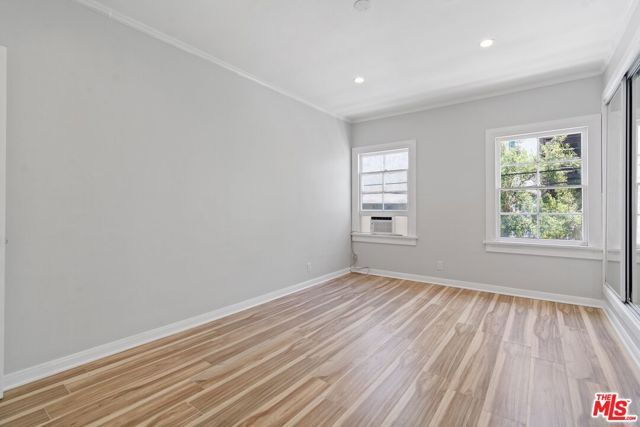 117 N Kings Road, Los Angeles, CA 90048