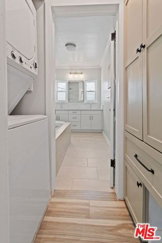 117 N Kings Road, Los Angeles, CA 90048