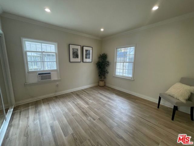 117 N Kings Road, Los Angeles, CA 90048