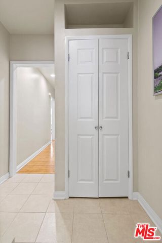 117 N Kings Road, Los Angeles, CA 90048