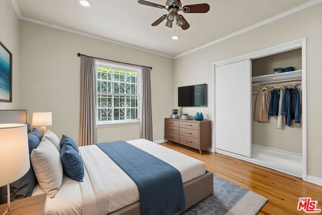 117 N Kings Road, Los Angeles, CA 90048