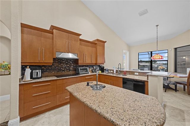 4007 Surfside BLVD, Cape Coral, FL 33914