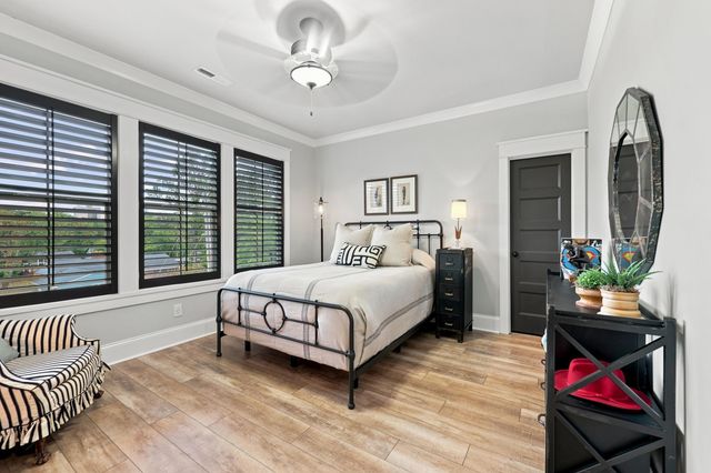5627 Woodside Ave., Myrtle Beach, SC 29577