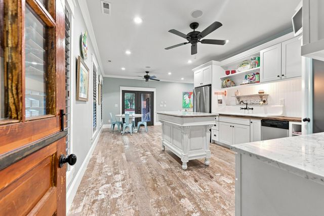 5627 Woodside Ave., Myrtle Beach, SC 29577
