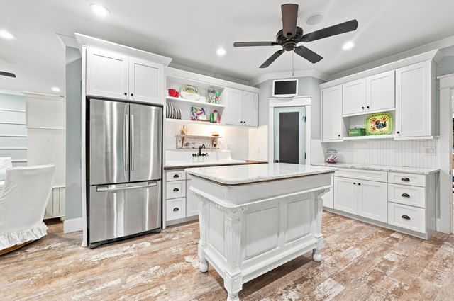 5627 Woodside Ave., Myrtle Beach, SC 29577